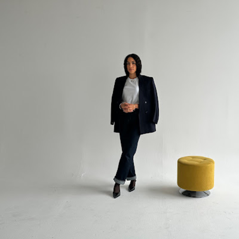 Meet your Posher, Alexis